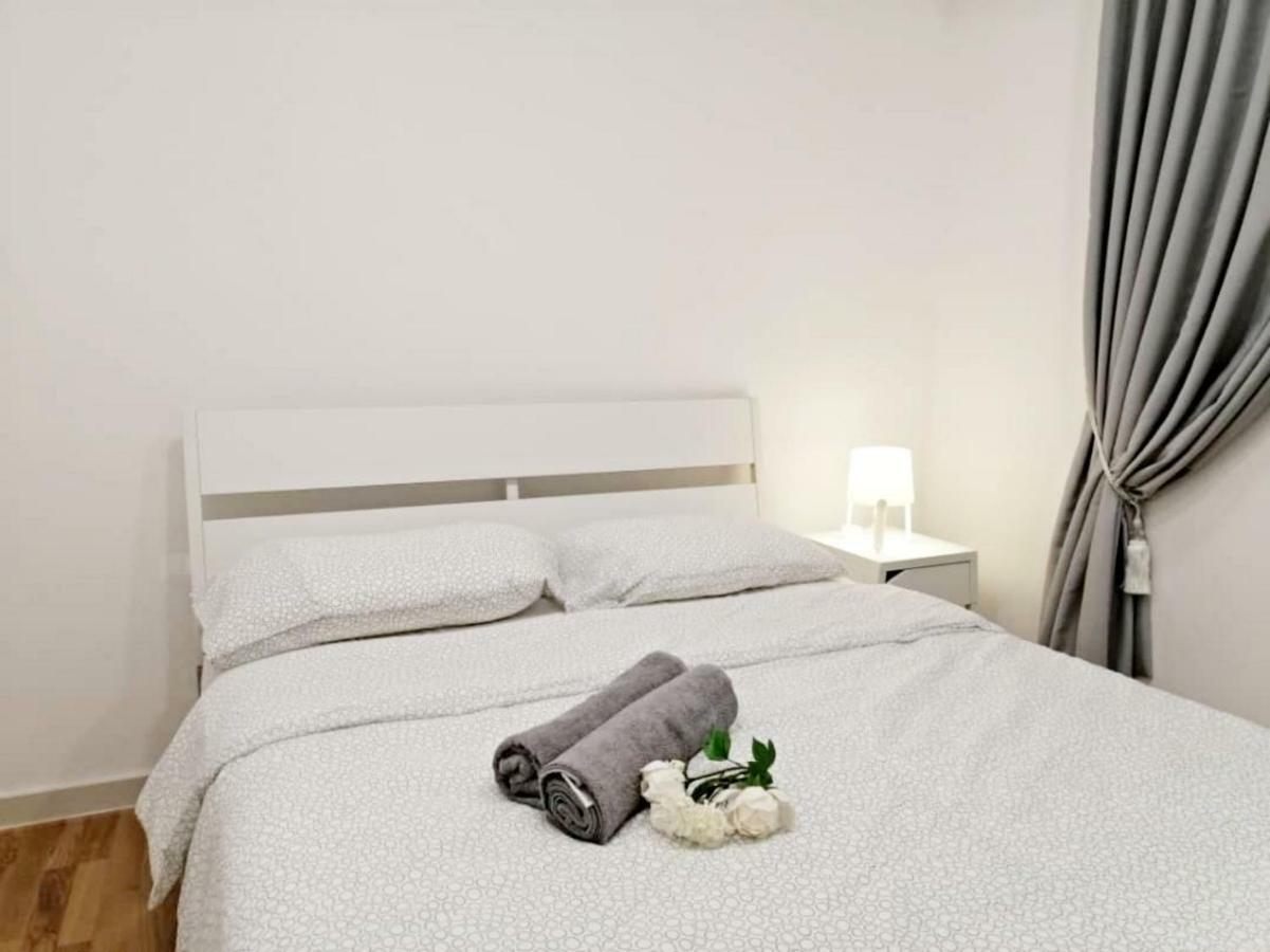 Iskandar Residences 3 Bedroom 누사자야 외부 사진